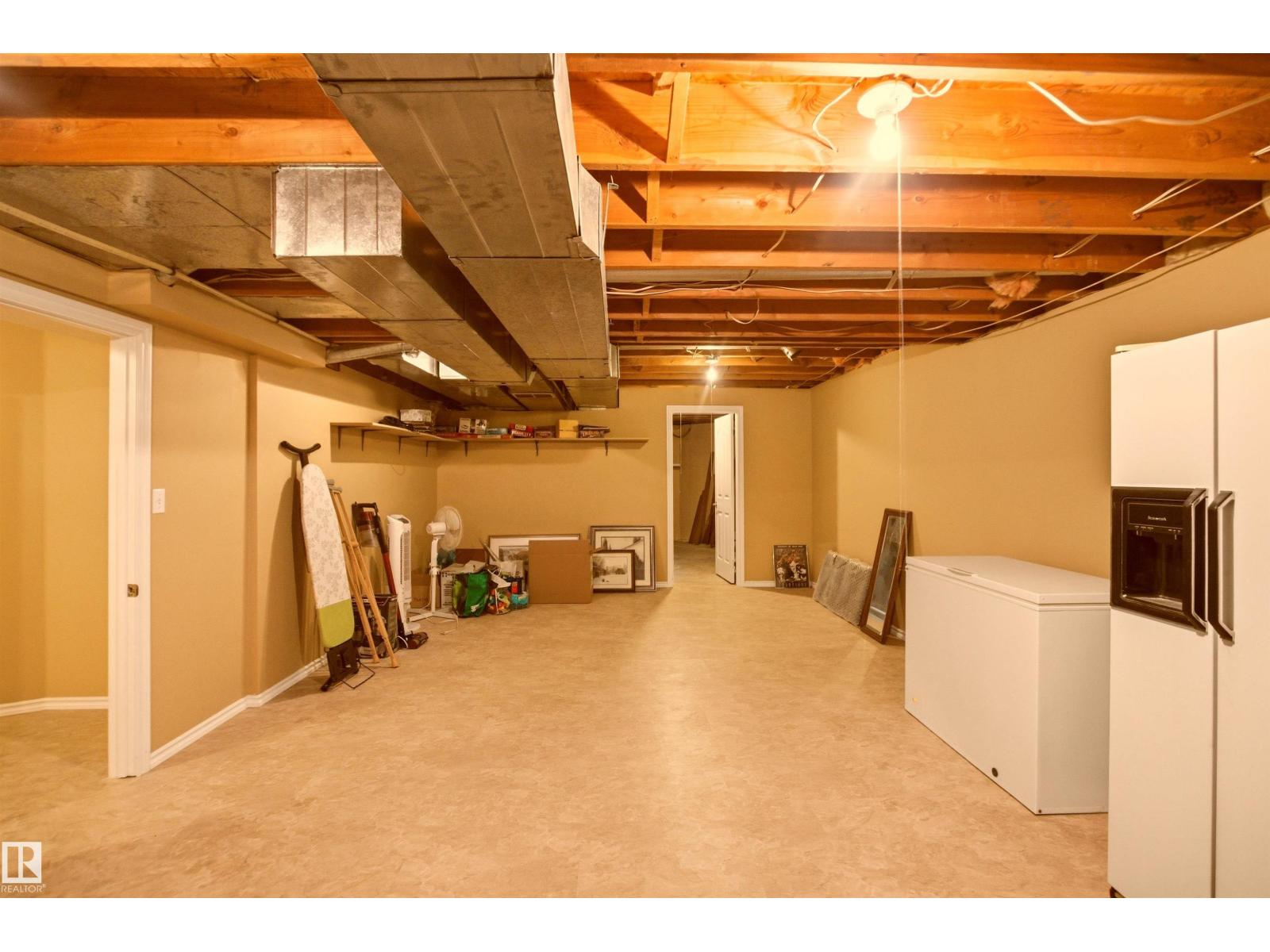 521 ESTATE DR - 43