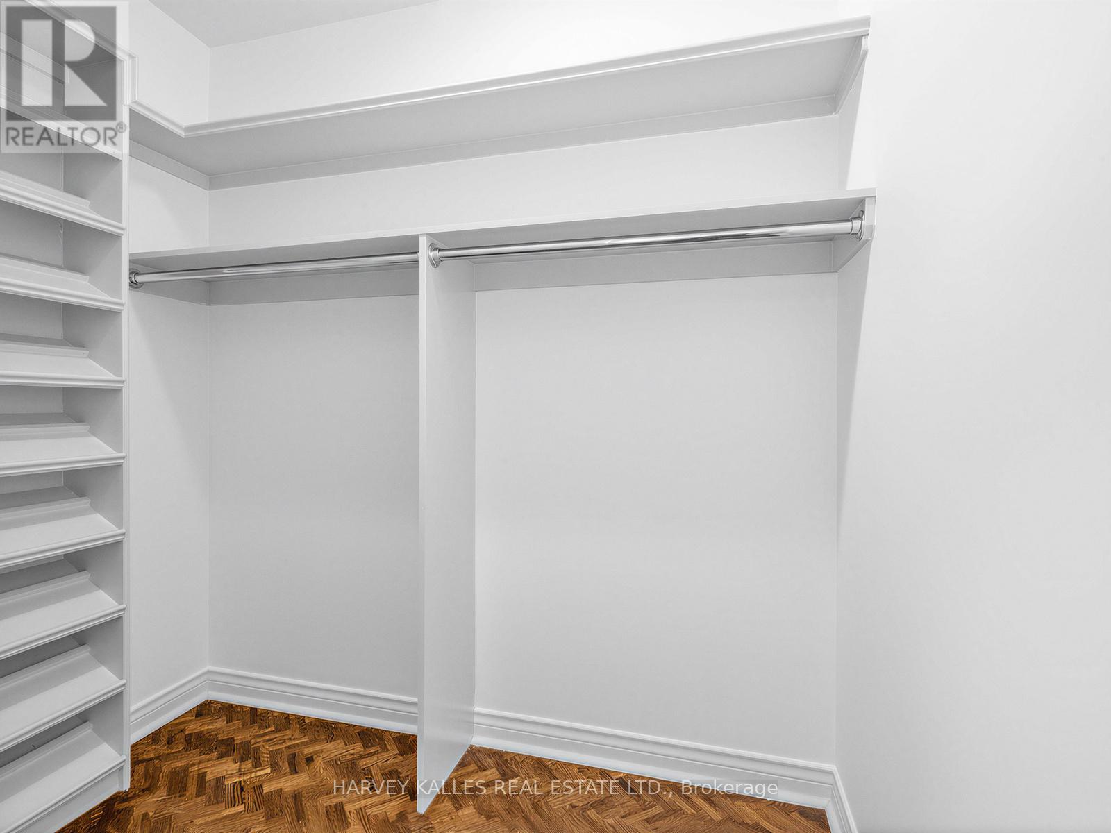 #310 4 LOWTHER AVENUE - 25