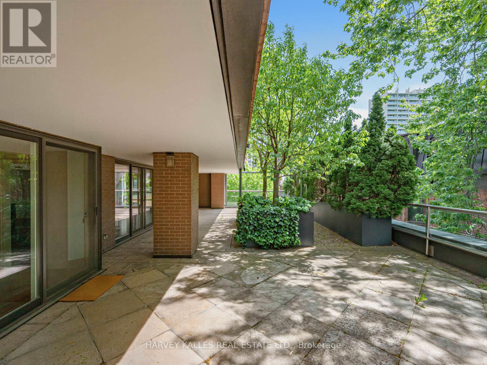 #310 4 LOWTHER AVENUE - 30