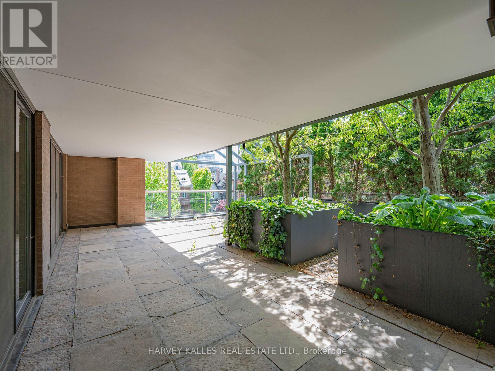 #310 4 LOWTHER AVENUE - 31