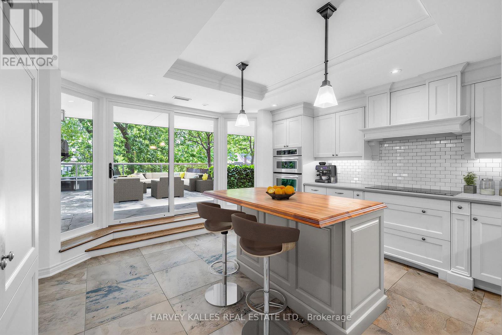 #310 4 LOWTHER AVENUE - 4