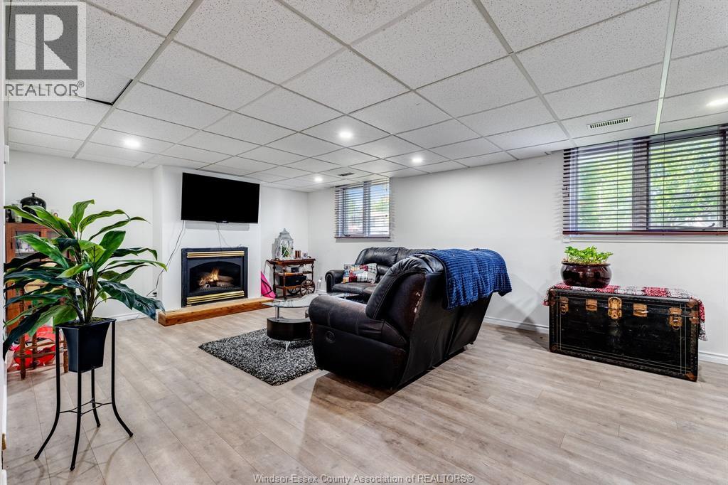 1615 ELMWOOD AVENUE - 20
