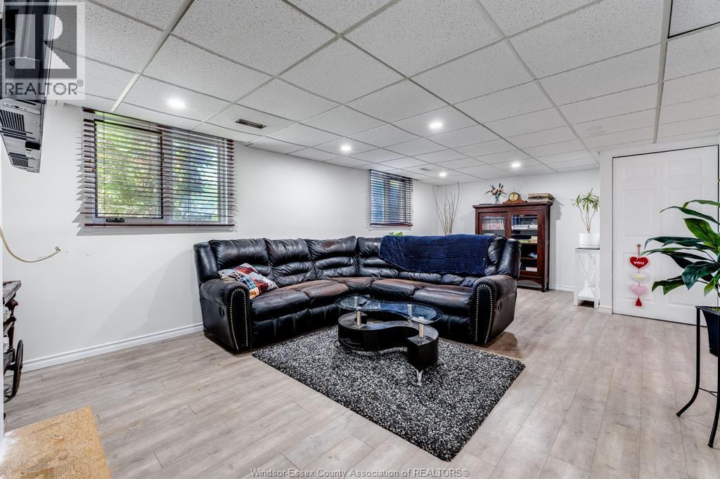 1615 ELMWOOD AVENUE - 22