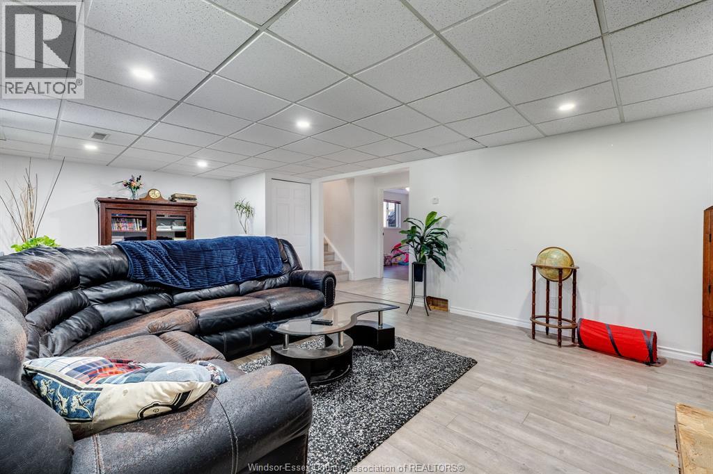 1615 ELMWOOD AVENUE - 23