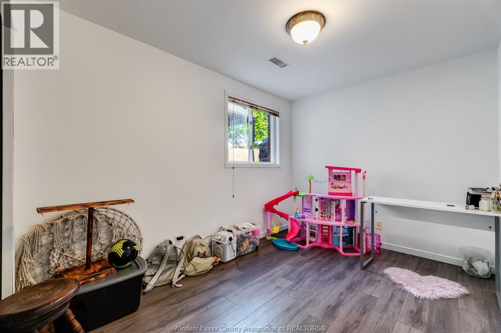 1615 ELMWOOD AVENUE - 24