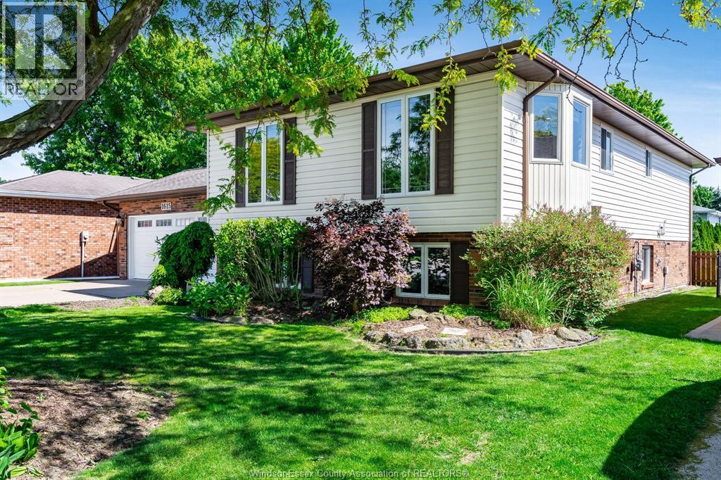 1615 ELMWOOD AVENUE - 33