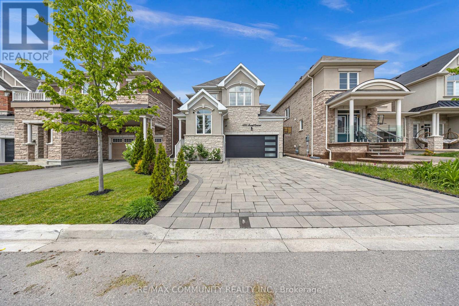 1055 FOXTAIL CRESCENT - 2