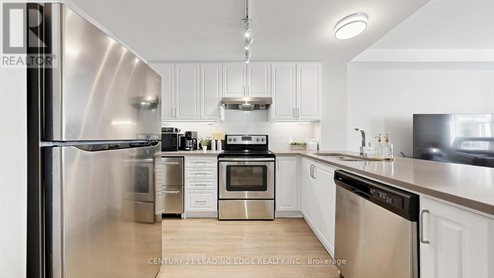 #208 21 BROOKHOUSE DRIVE - 15