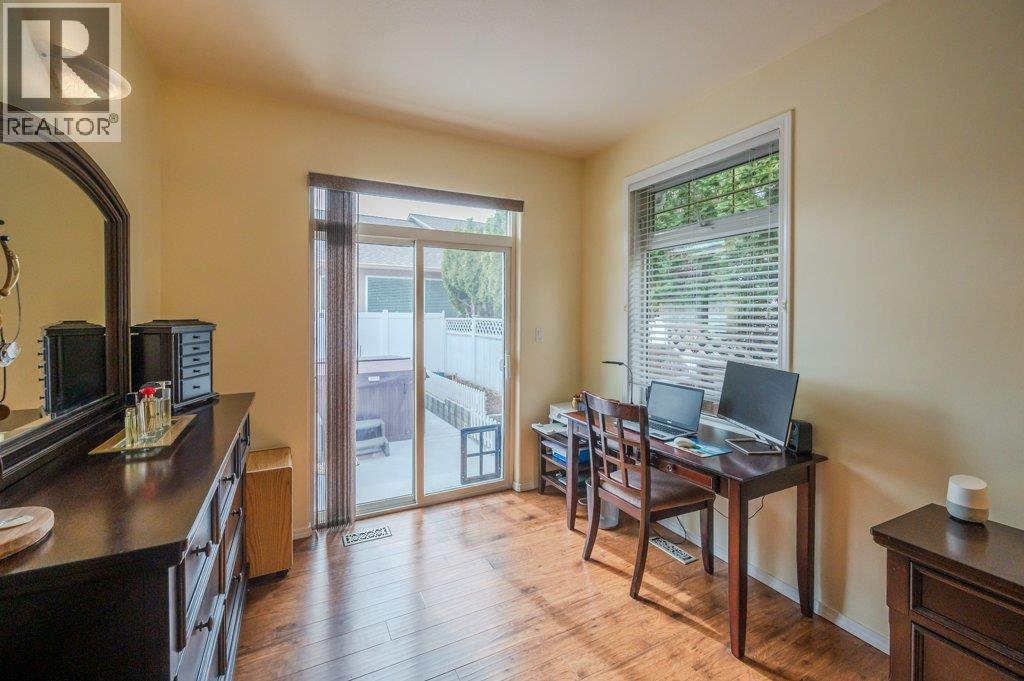247 Willows Place, Oliver