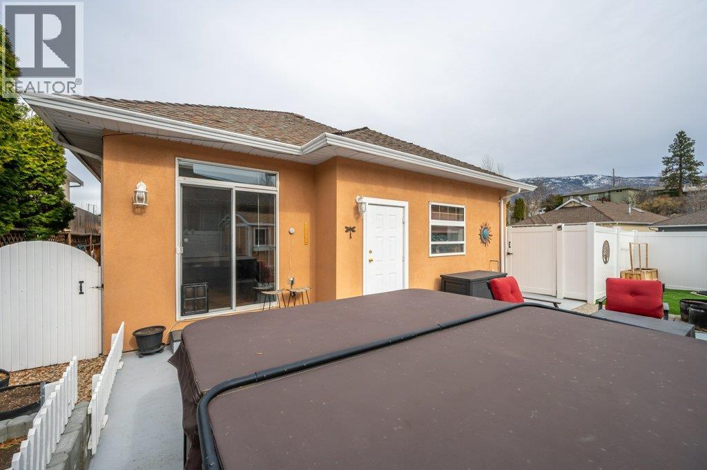 247 Willows Place, Oliver