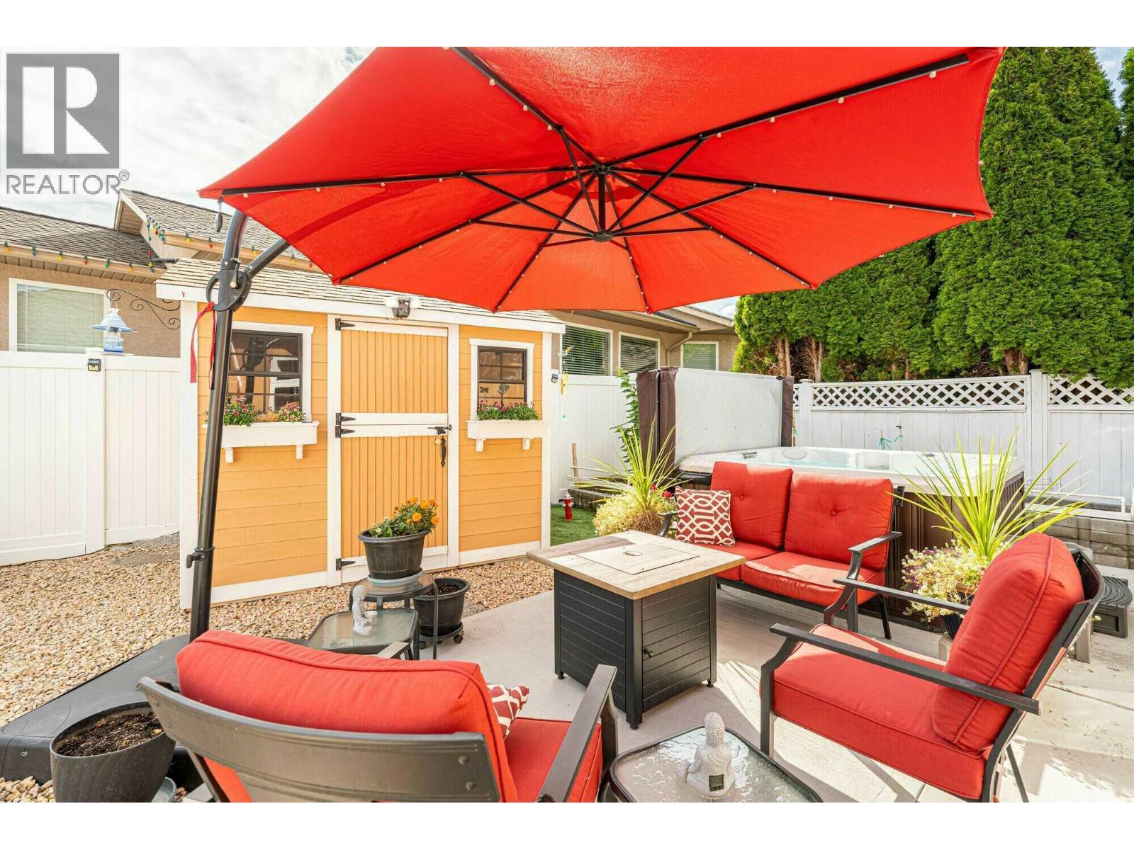 247 Willows Place, Oliver