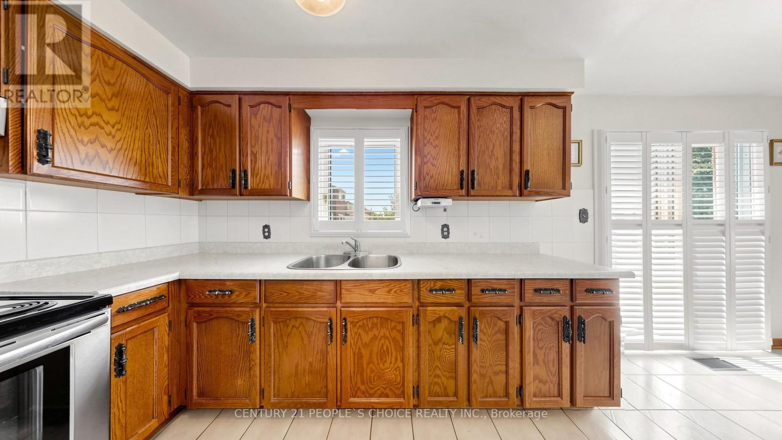 145 CHANCELLOR DRIVE - 14