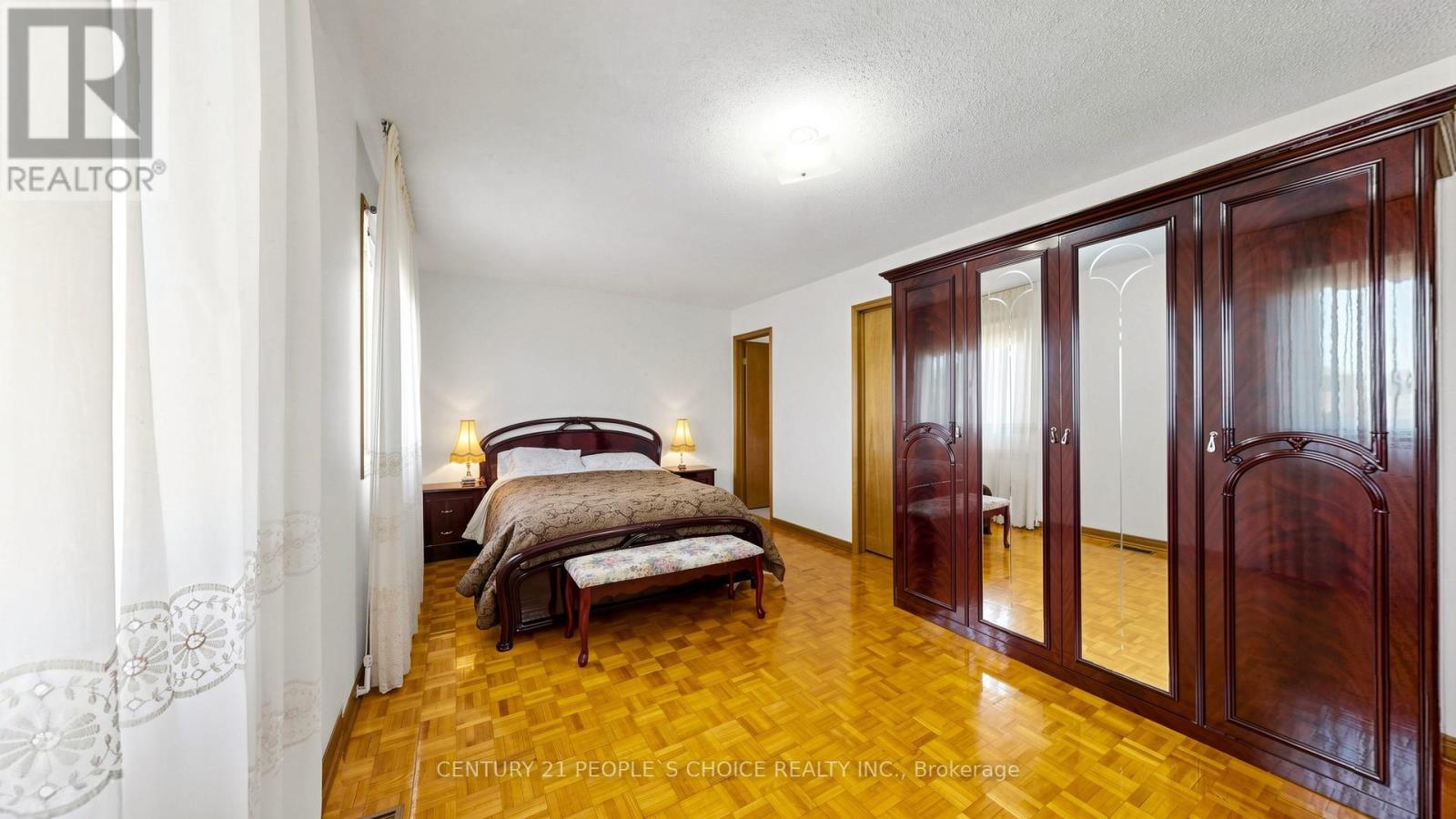 145 CHANCELLOR DRIVE - 23