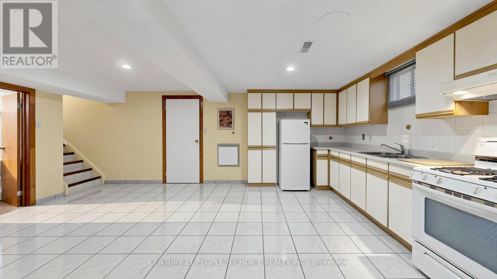 145 CHANCELLOR DRIVE - 37