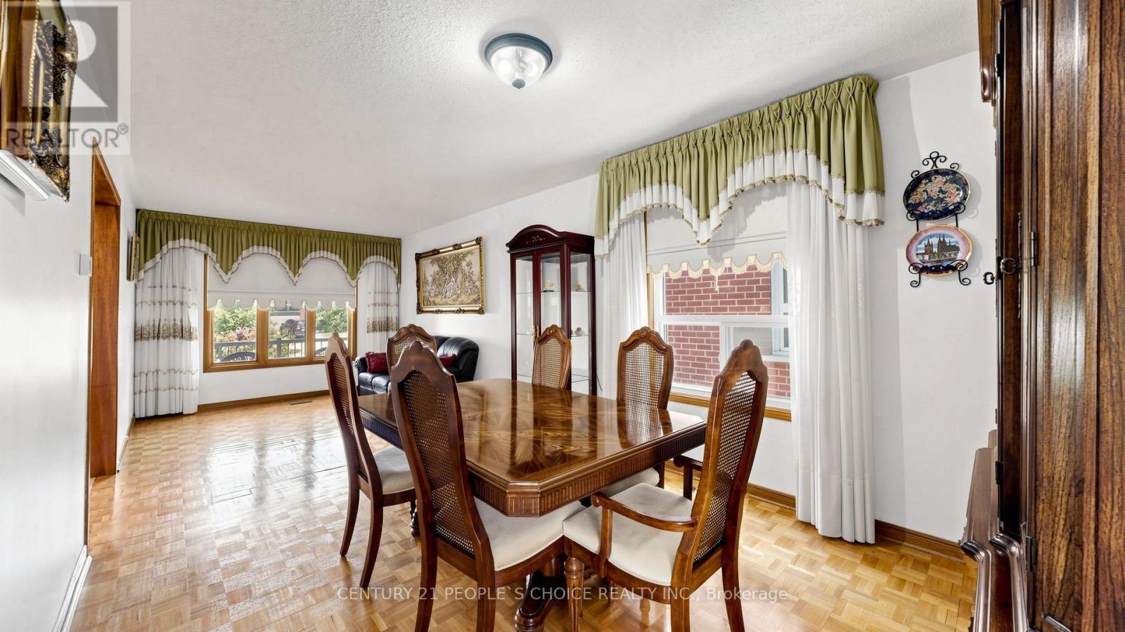 145 CHANCELLOR DRIVE - 5
