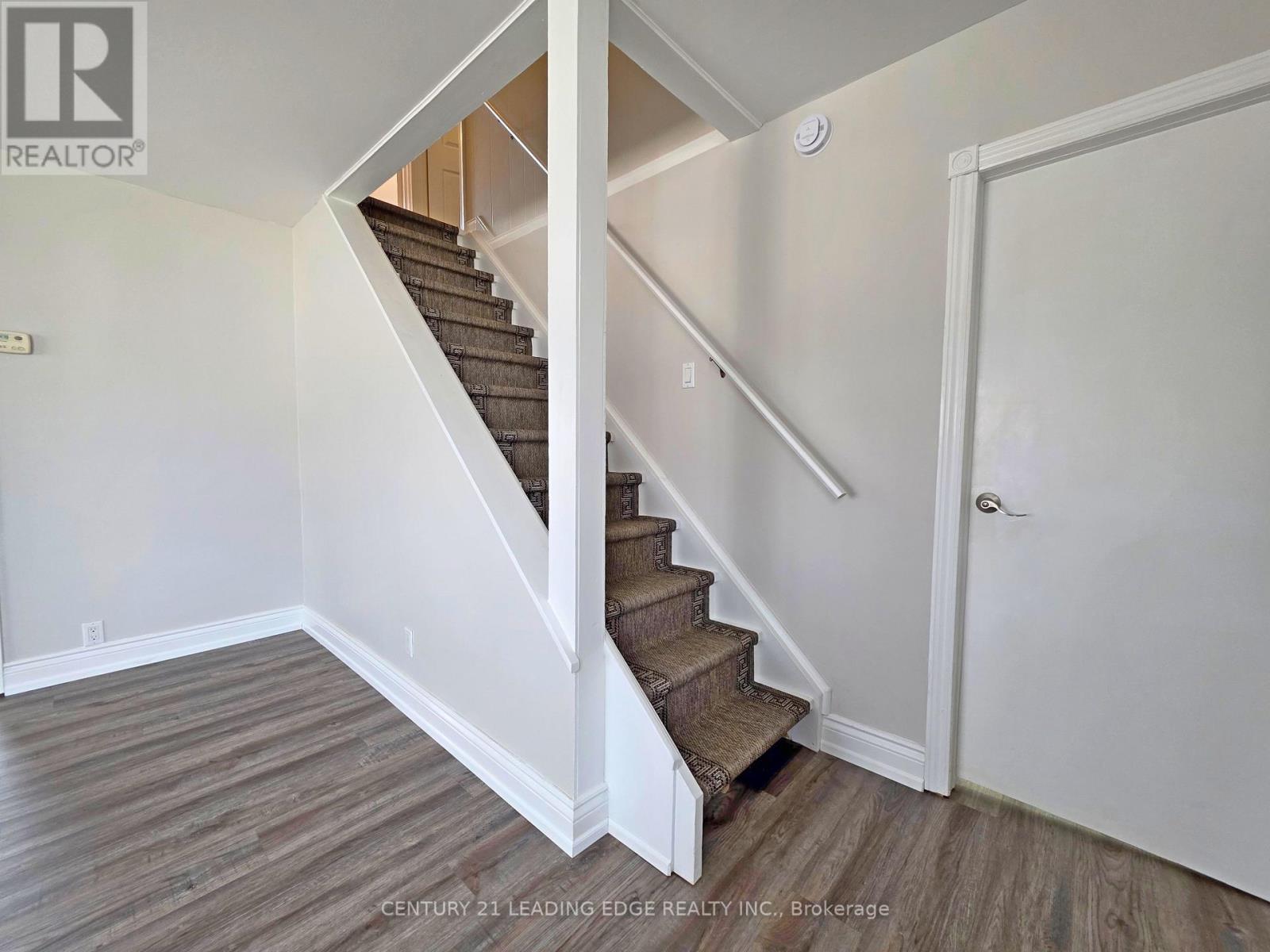 500 THE QUEENSWAY SOUTH - 16