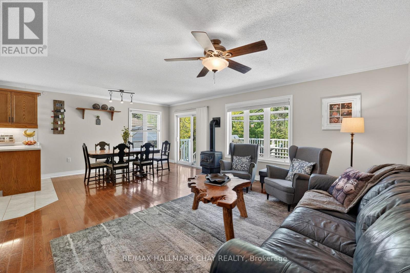 55 BURBANK CIRCLE - 16