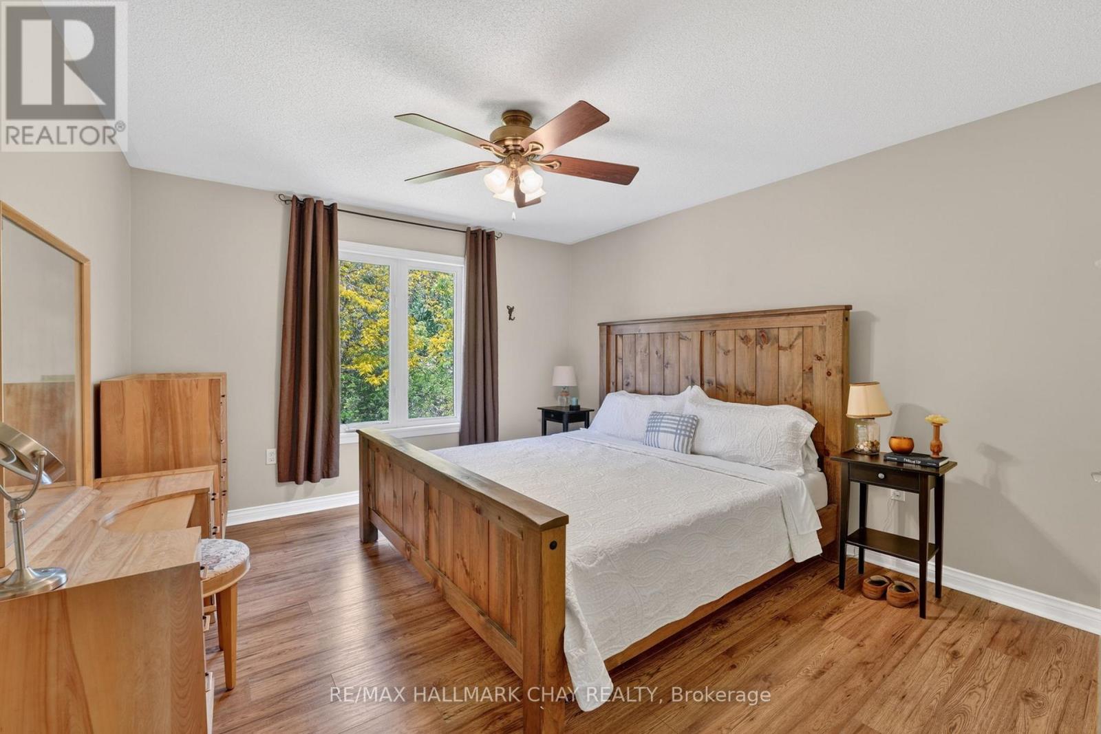 55 BURBANK CIRCLE - 23