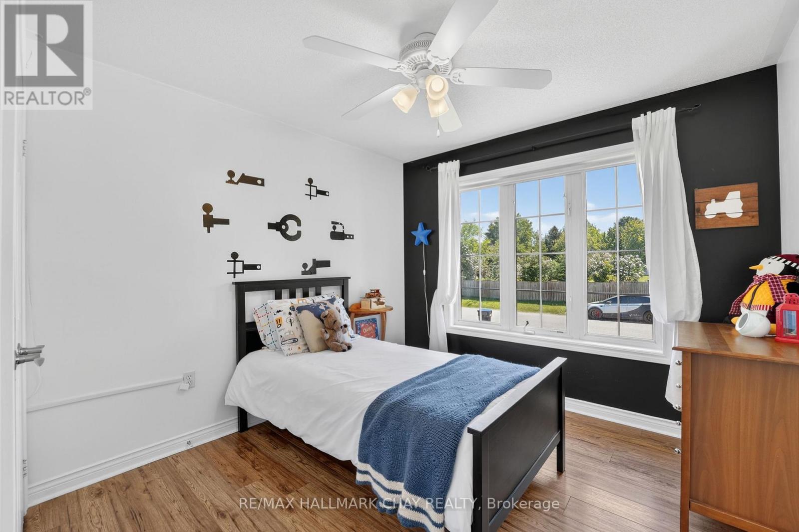 55 BURBANK CIRCLE - 24