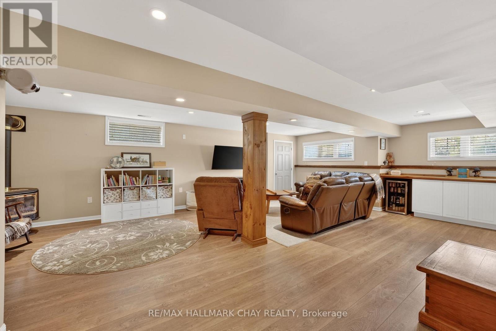 55 BURBANK CIRCLE - 27