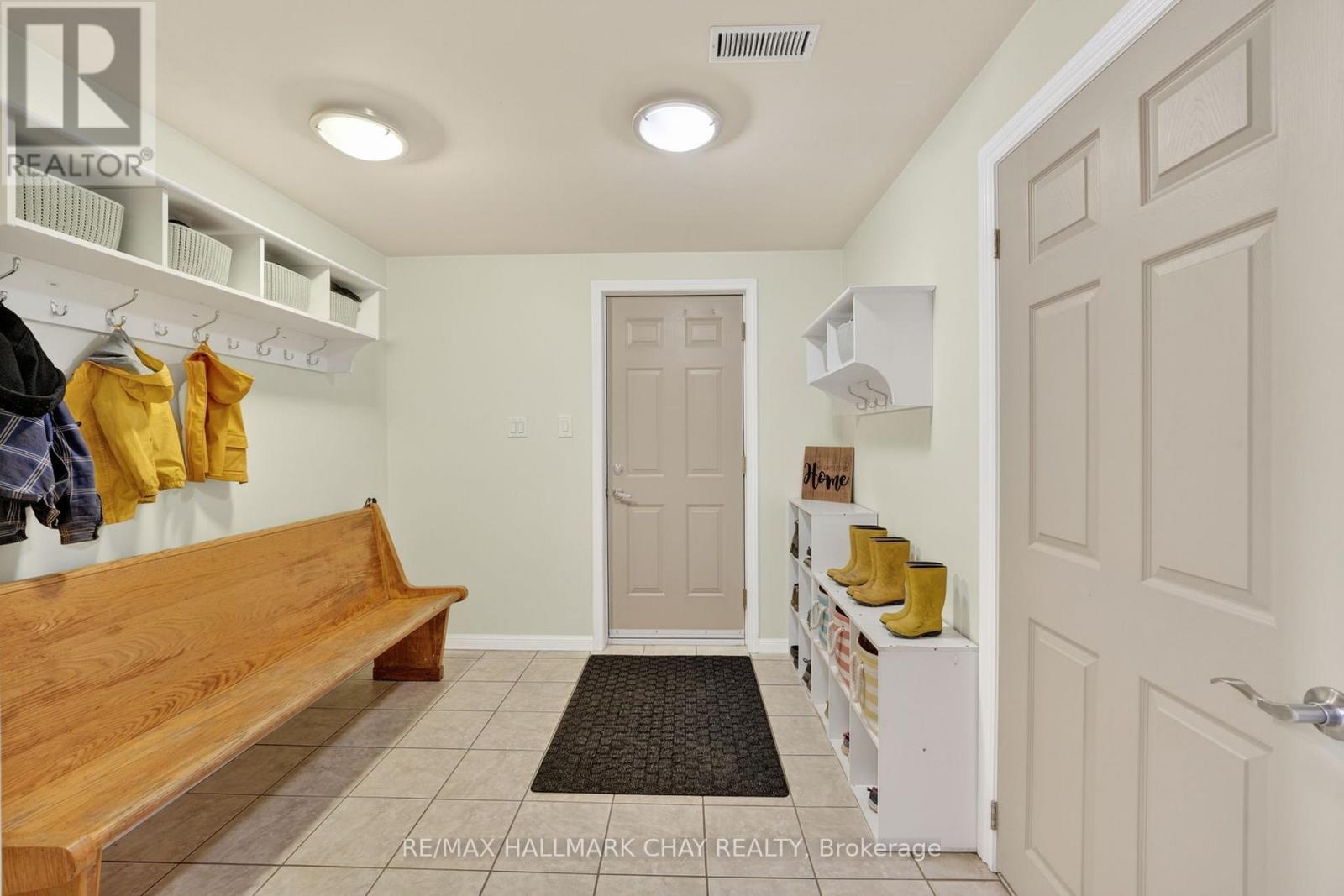 55 BURBANK CIRCLE - 37