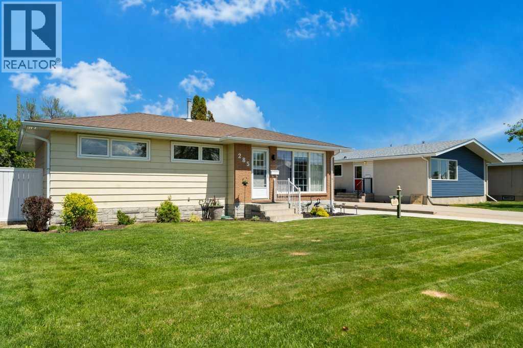 285 Colter Crescent NW - Image 2