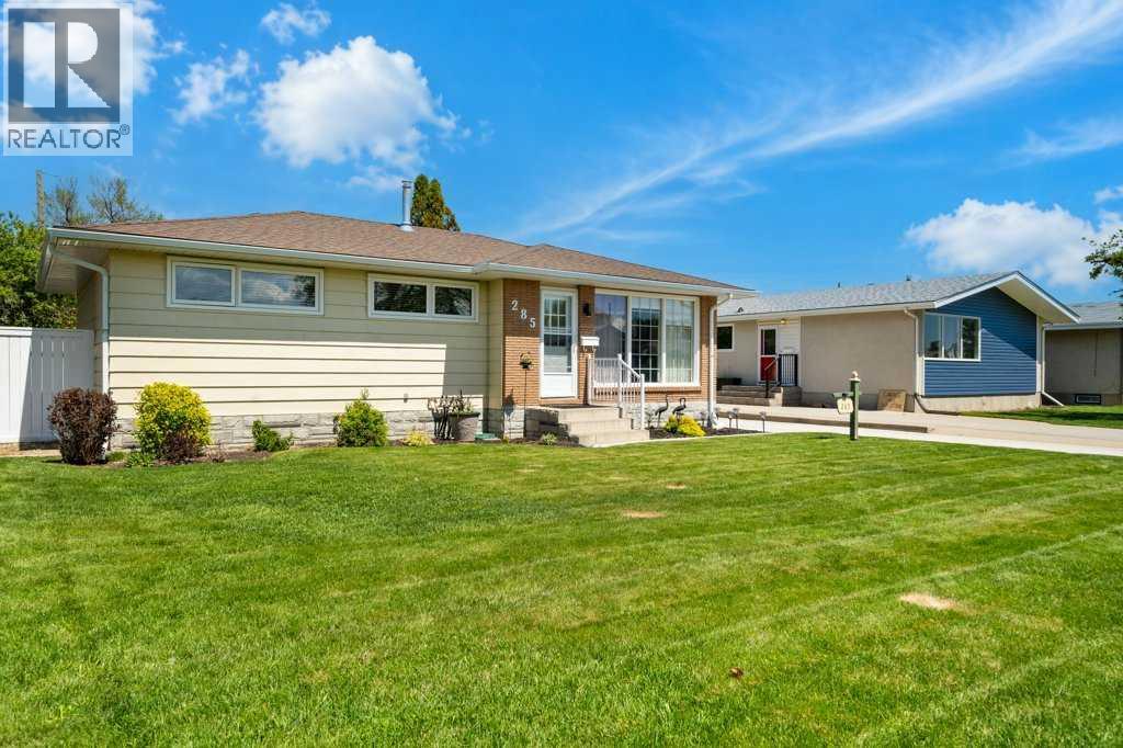 285 Colter Crescent NW - 3