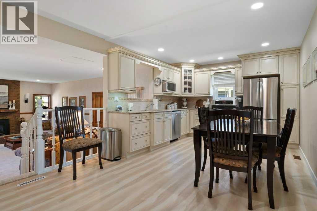 285 Colter Crescent NW - 9