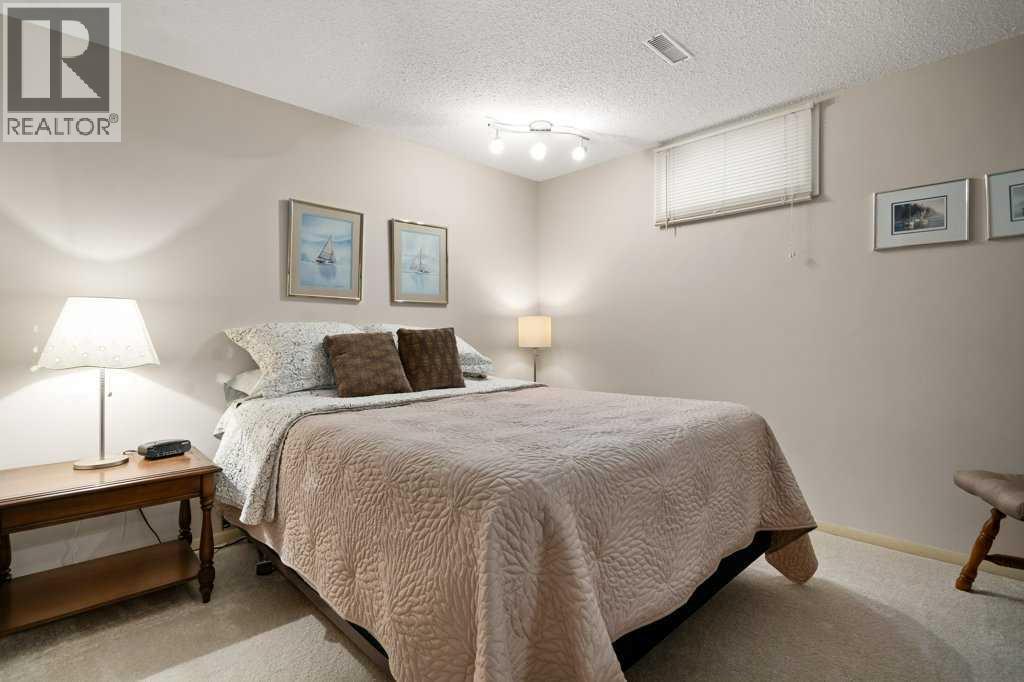 285 Colter Crescent NW - 23