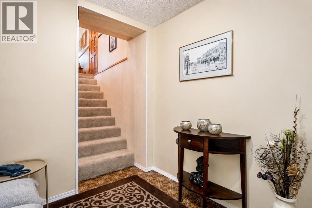 285 Colter Crescent NW - 20