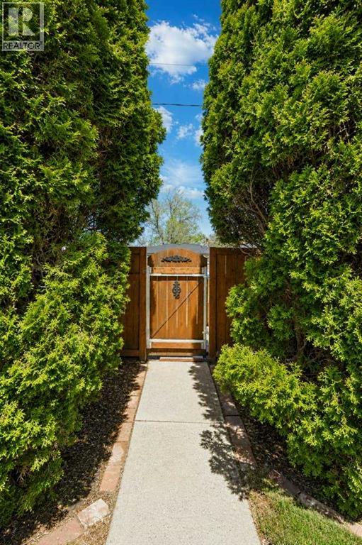 285 Colter Crescent NW - 34