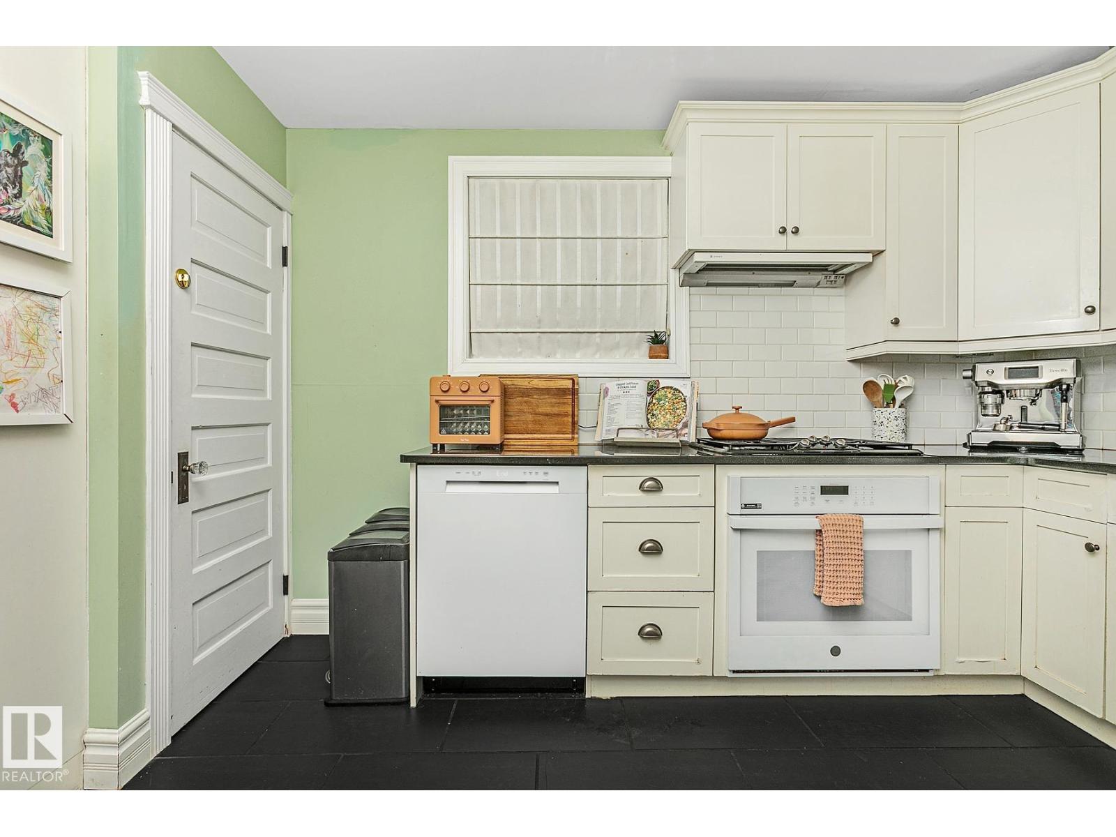 10823 125 ST NW - 16