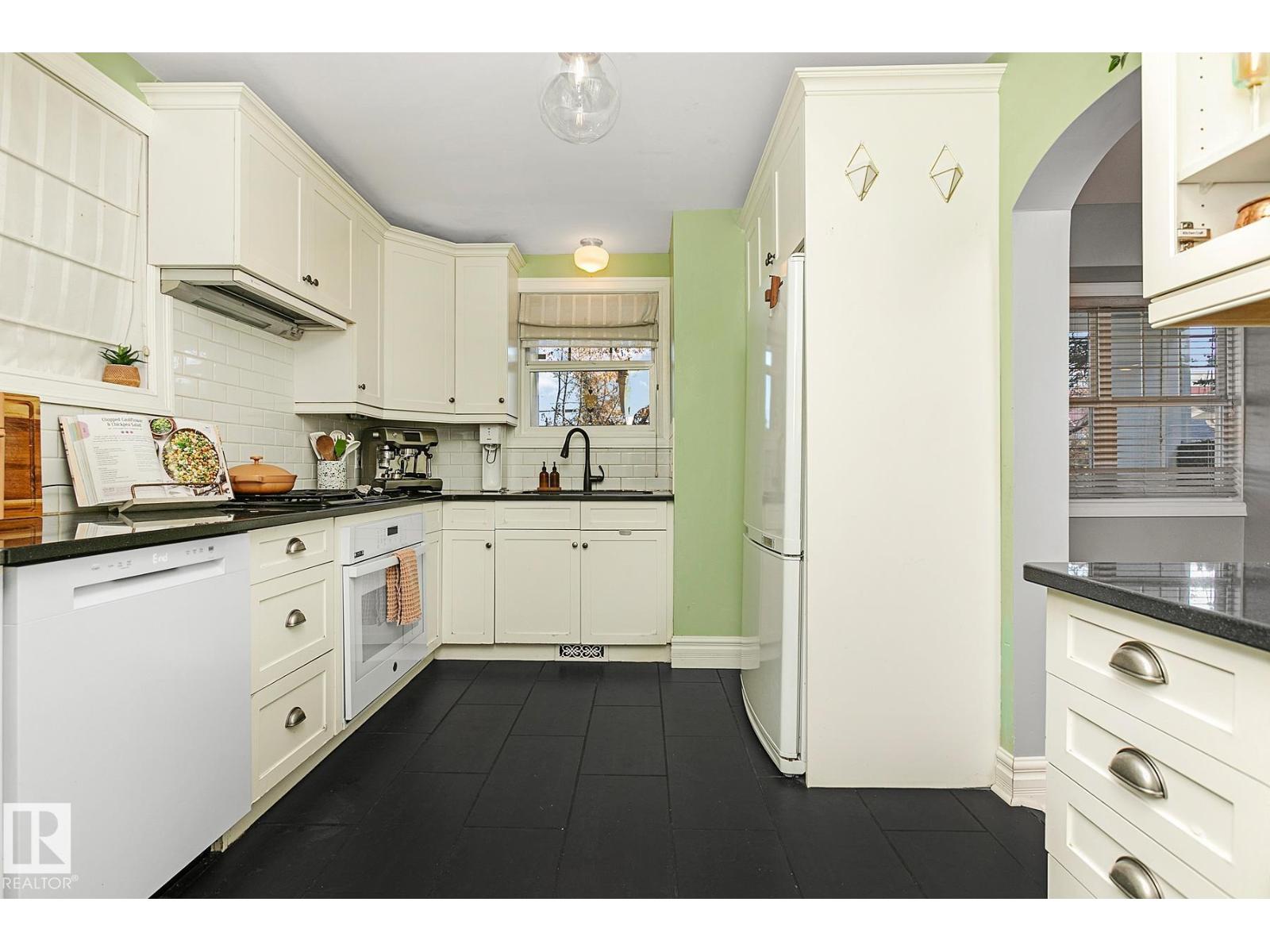 10823 125 ST NW - 14