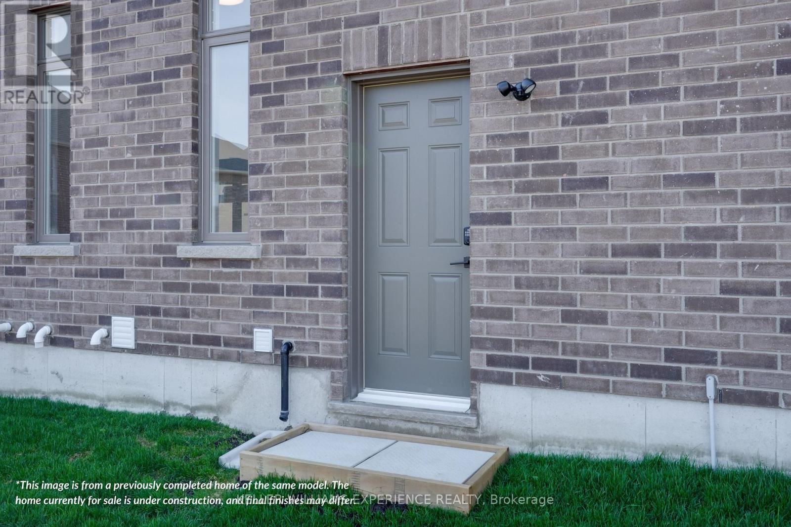 46 SAGEWOOD AVENUE - 35