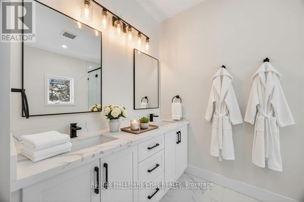 26 ROSE AVENUE - 4
