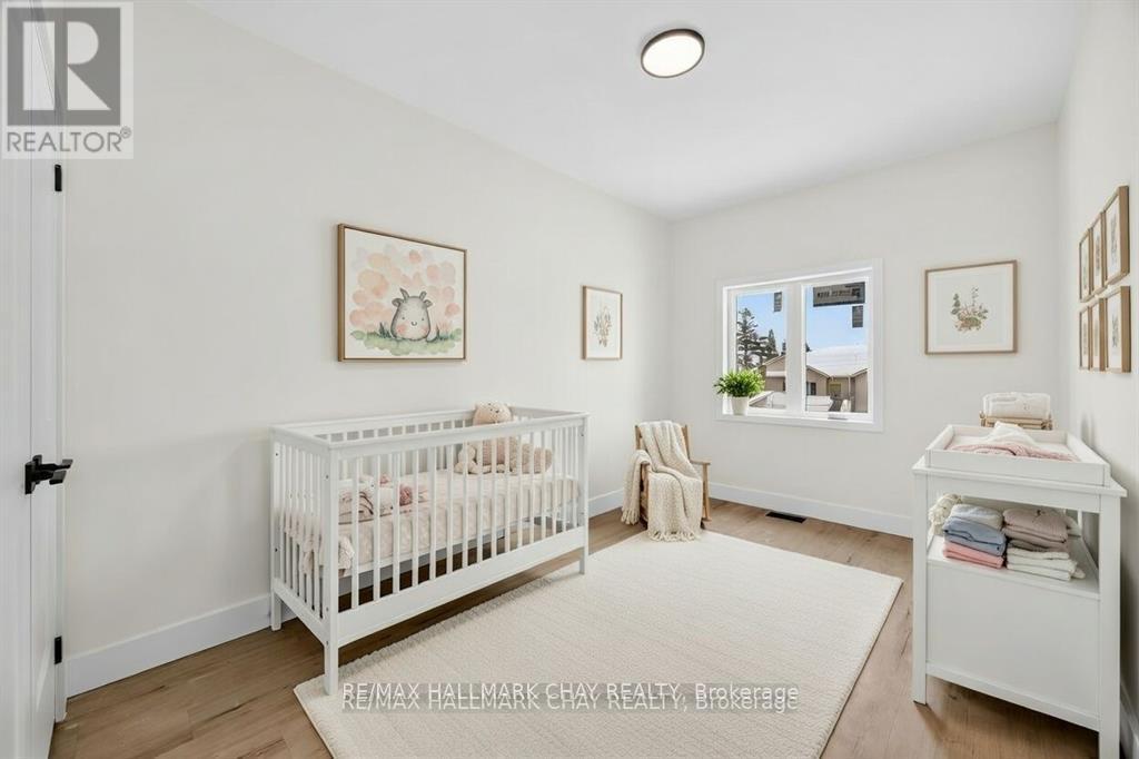 26 ROSE AVENUE - 7