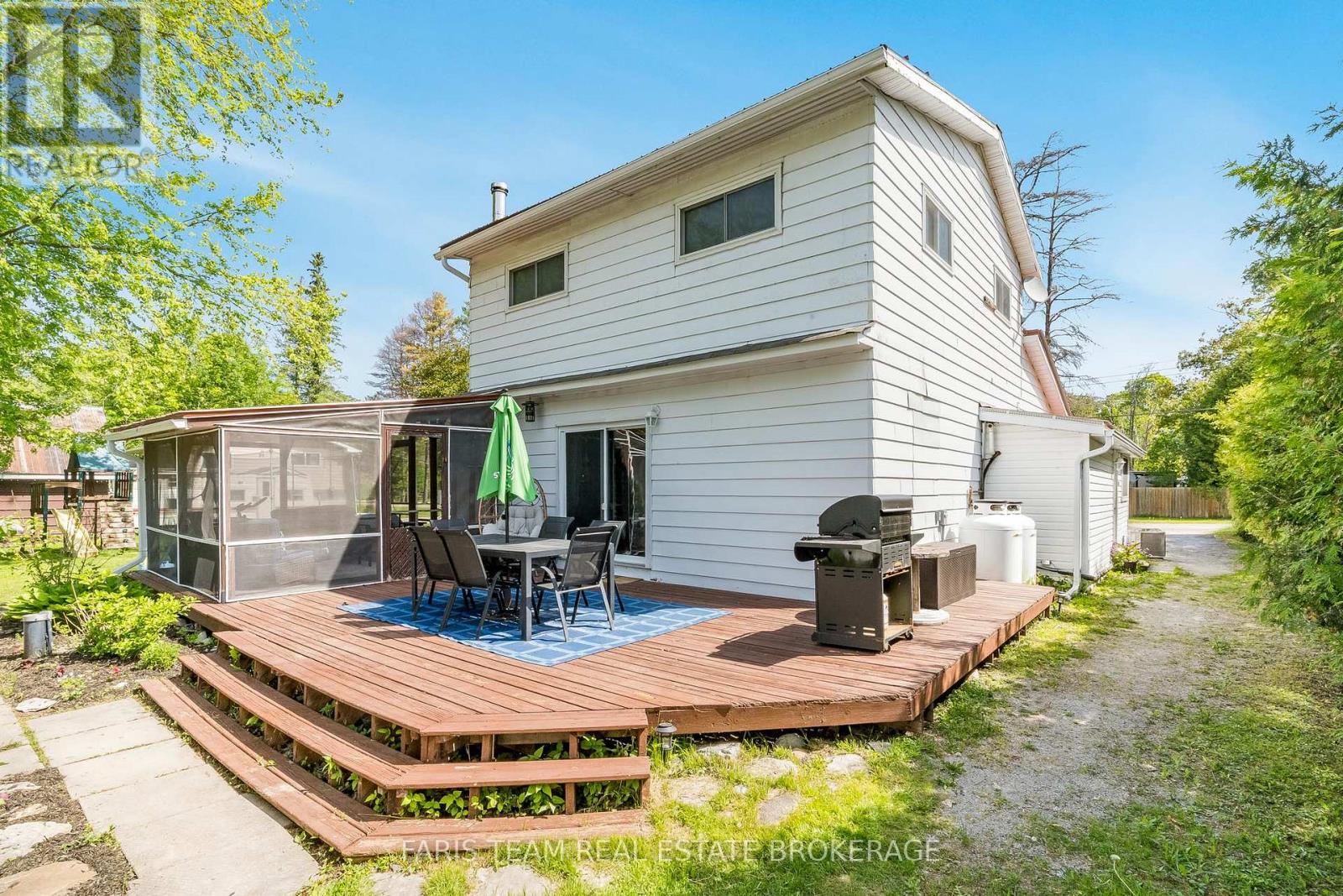 46 HEARTHSTONE DRIVE - 28