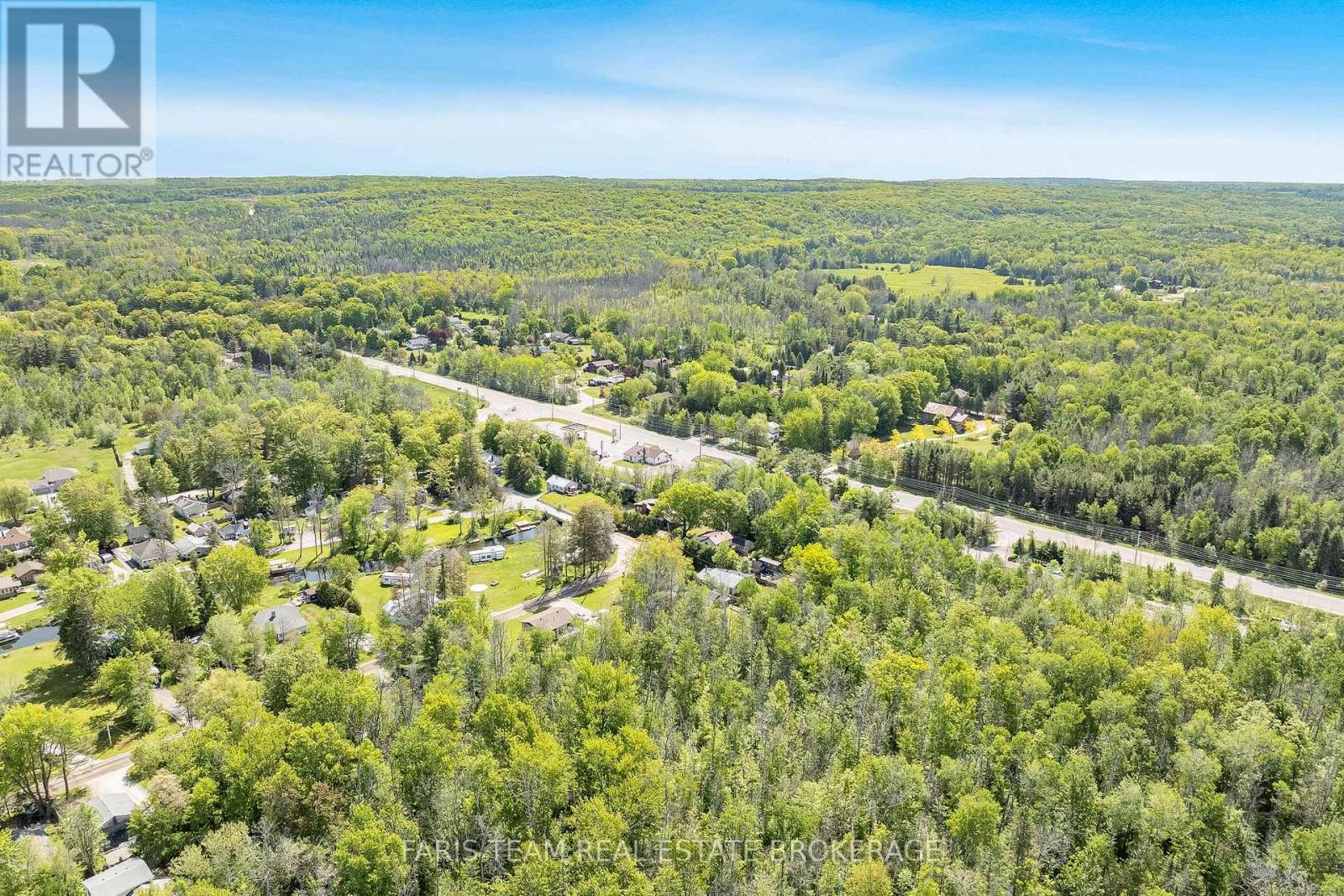46 HEARTHSTONE DRIVE - 39