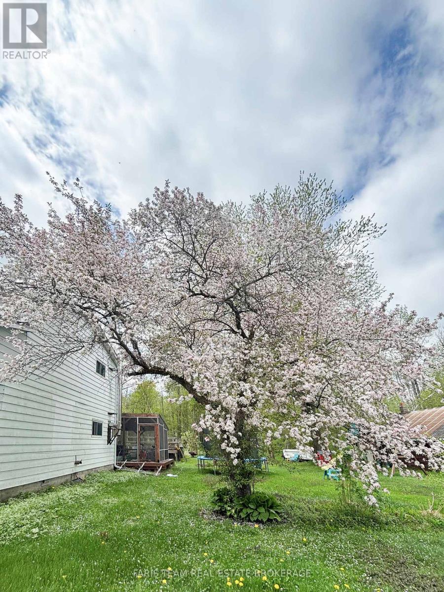 46 HEARTHSTONE DRIVE - 43