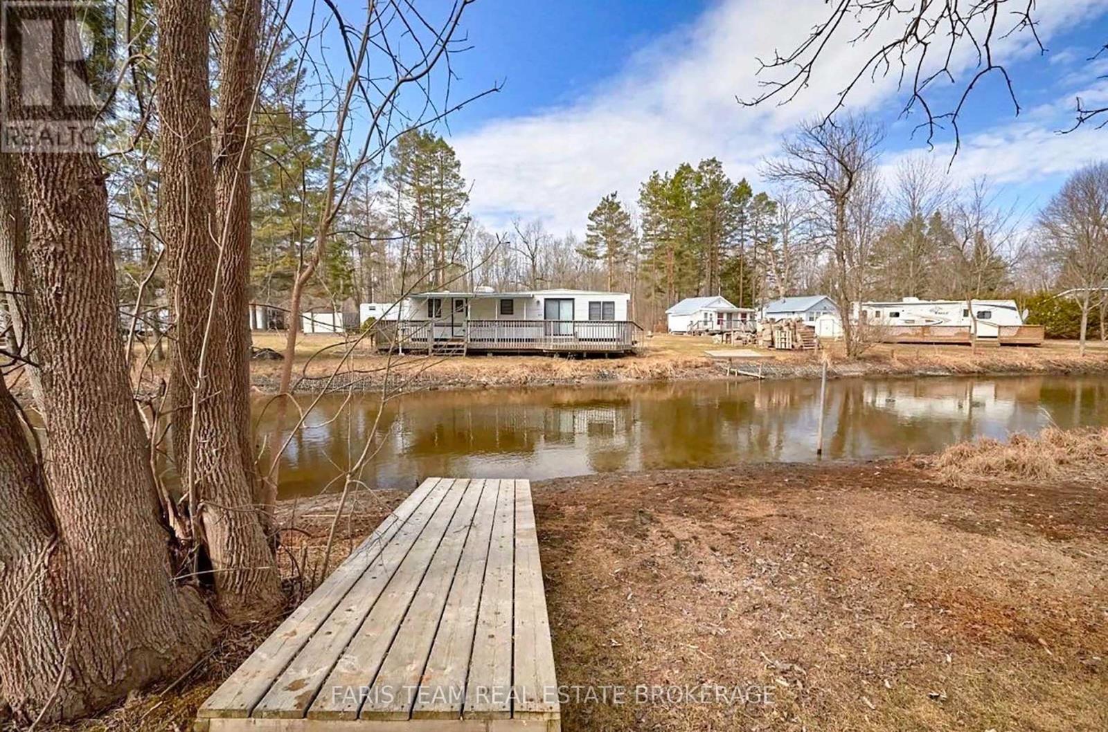 46 HEARTHSTONE DRIVE - 44