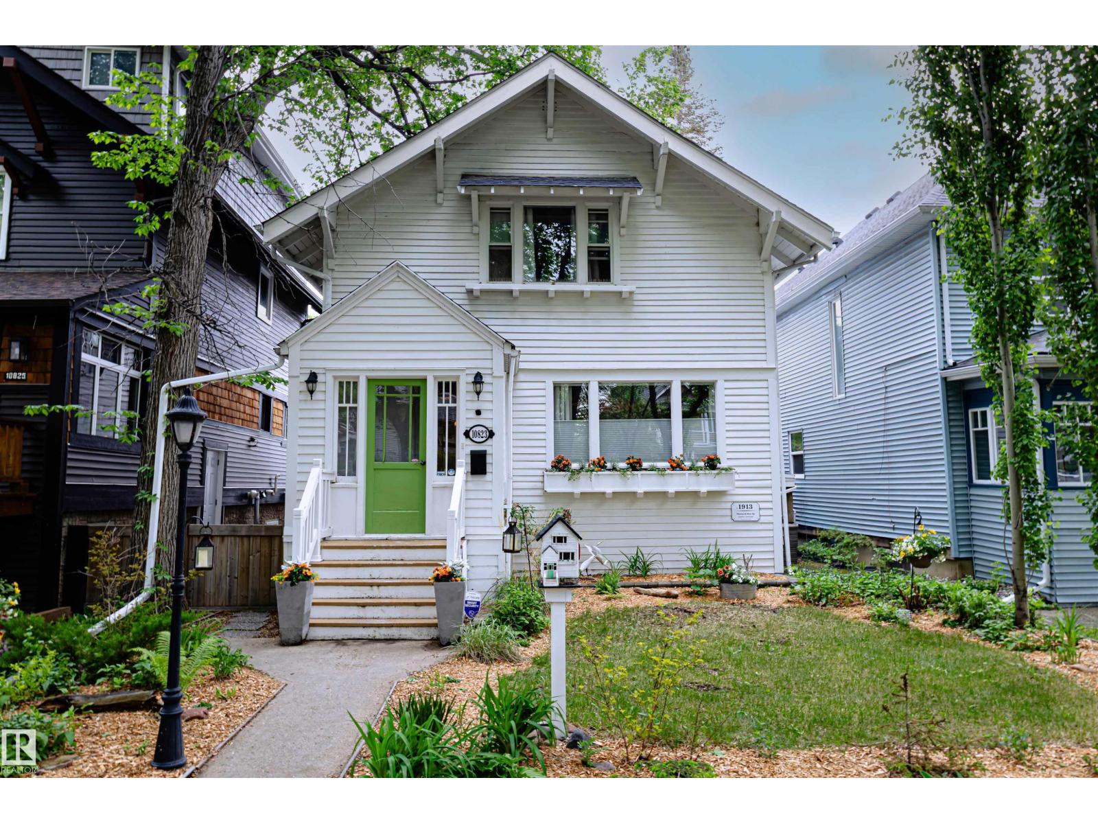 10823 125 ST NW - 1