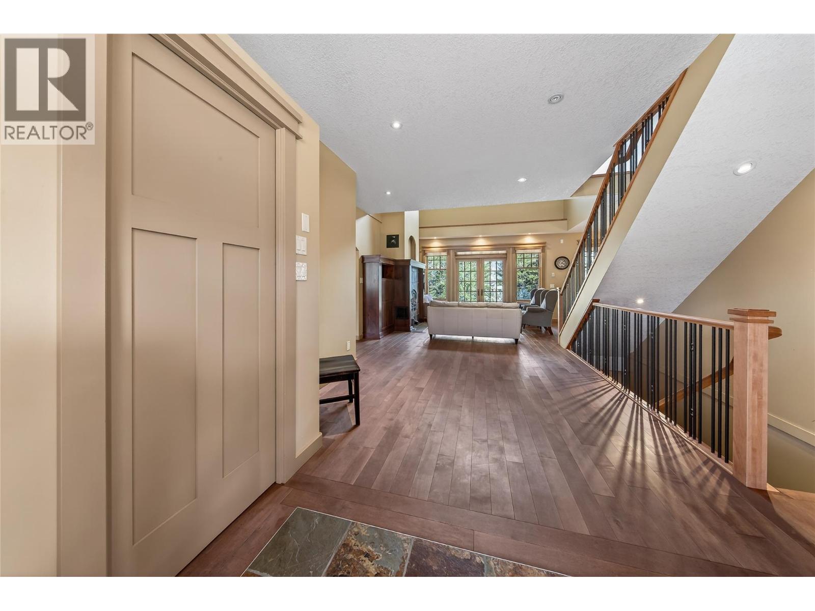 6880 Columbia Ridge Drive - 4