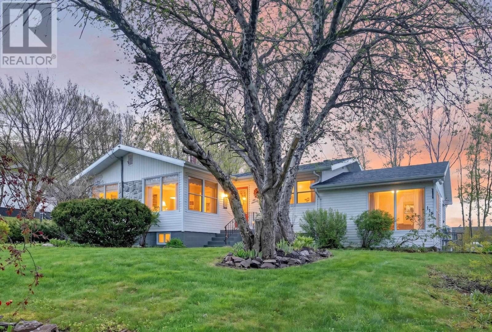 118 Green Acres Drive - 1