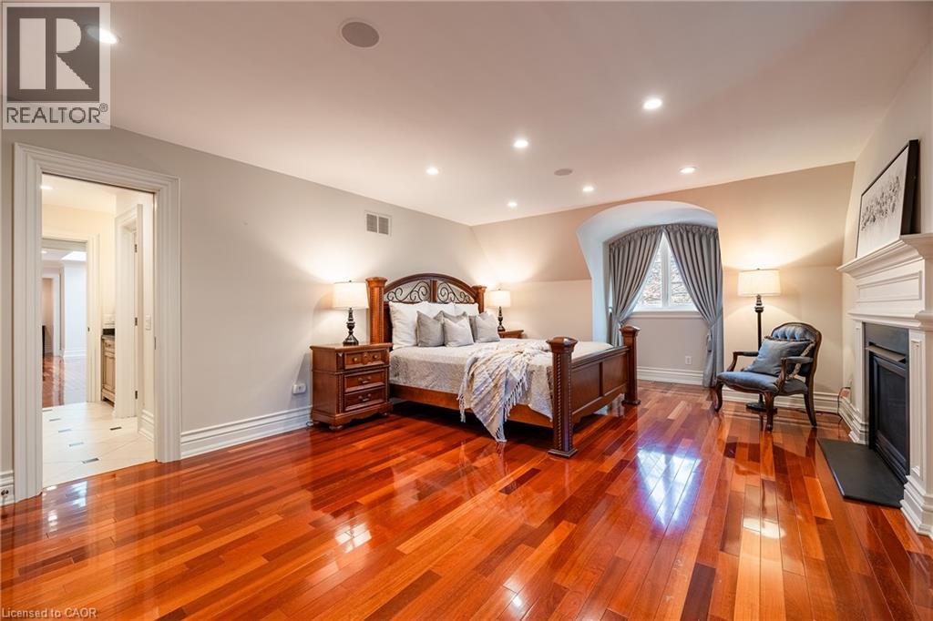 2096 LAKESHORE Road E - 28