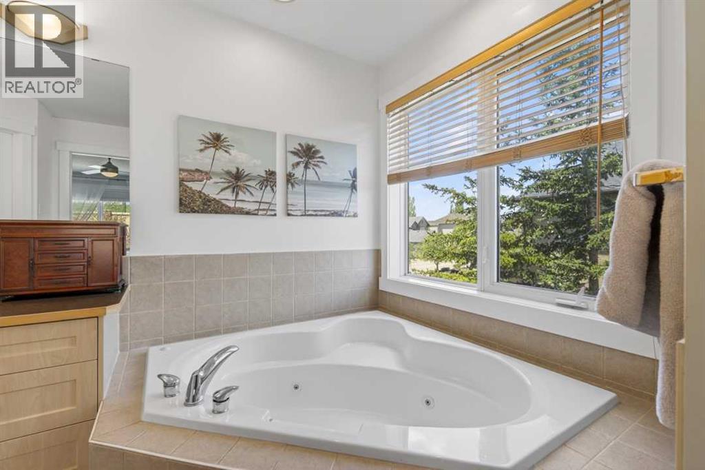 122 Discovery Ridge Way SW - 29
