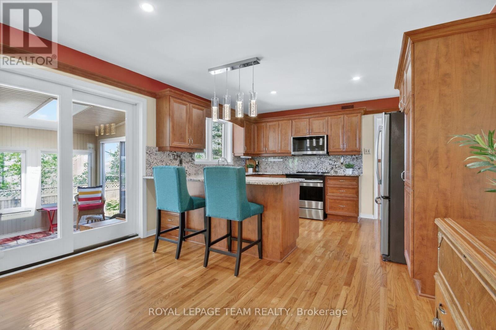 2456 GARMIL CRESCENT - 11