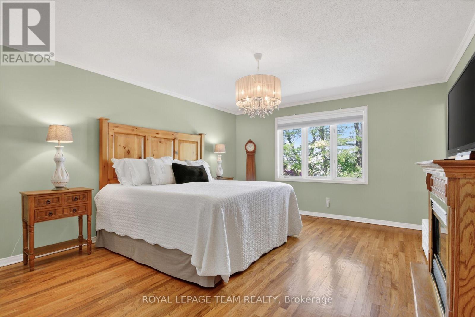 2456 GARMIL CRESCENT - 24