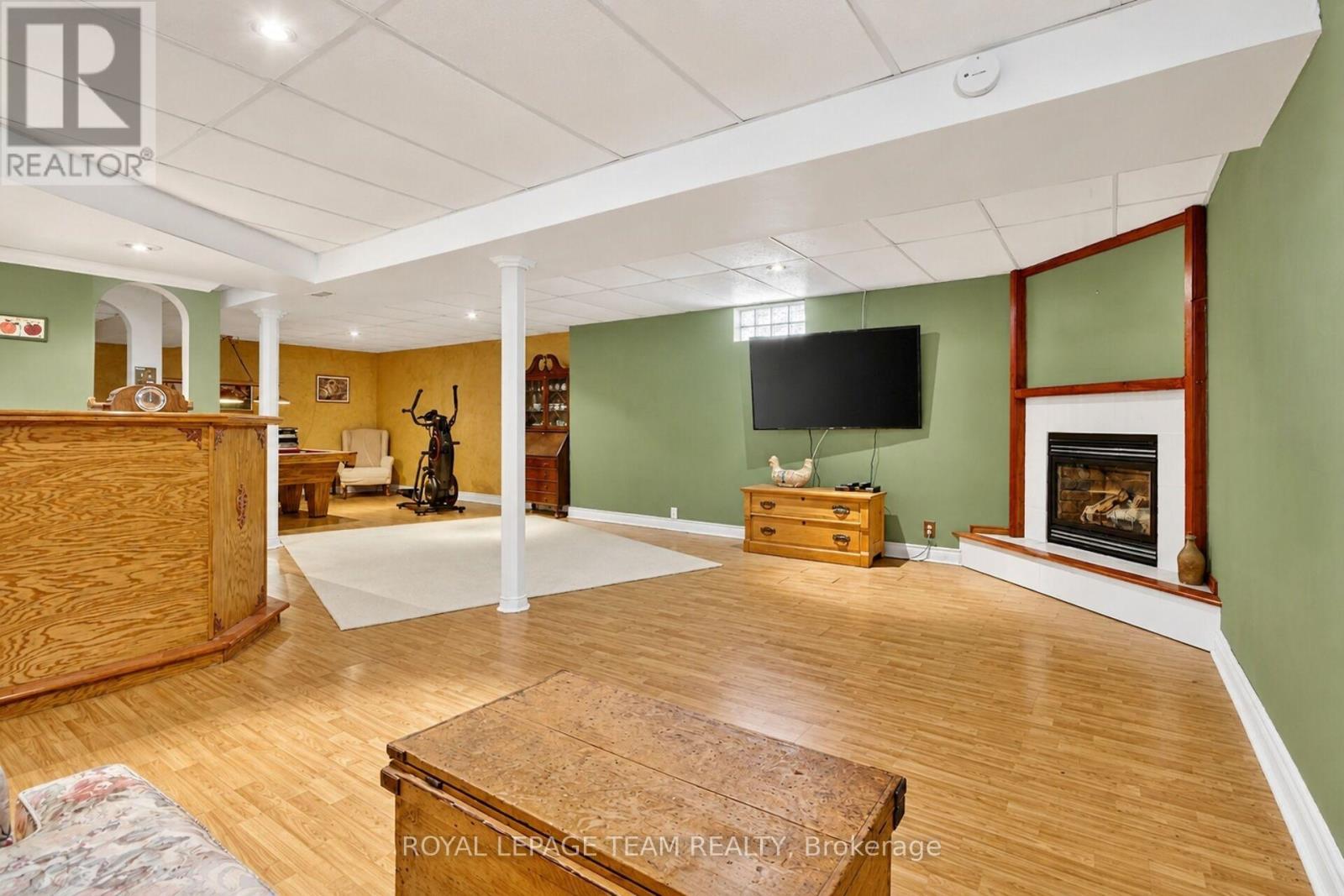 2456 GARMIL CRESCENT - 30