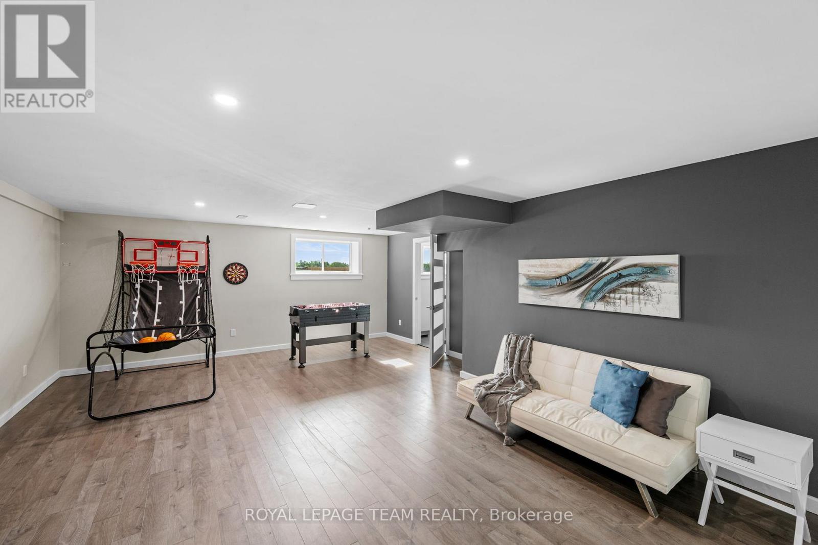 381 JOHNNY PORTER DRIVE - 32