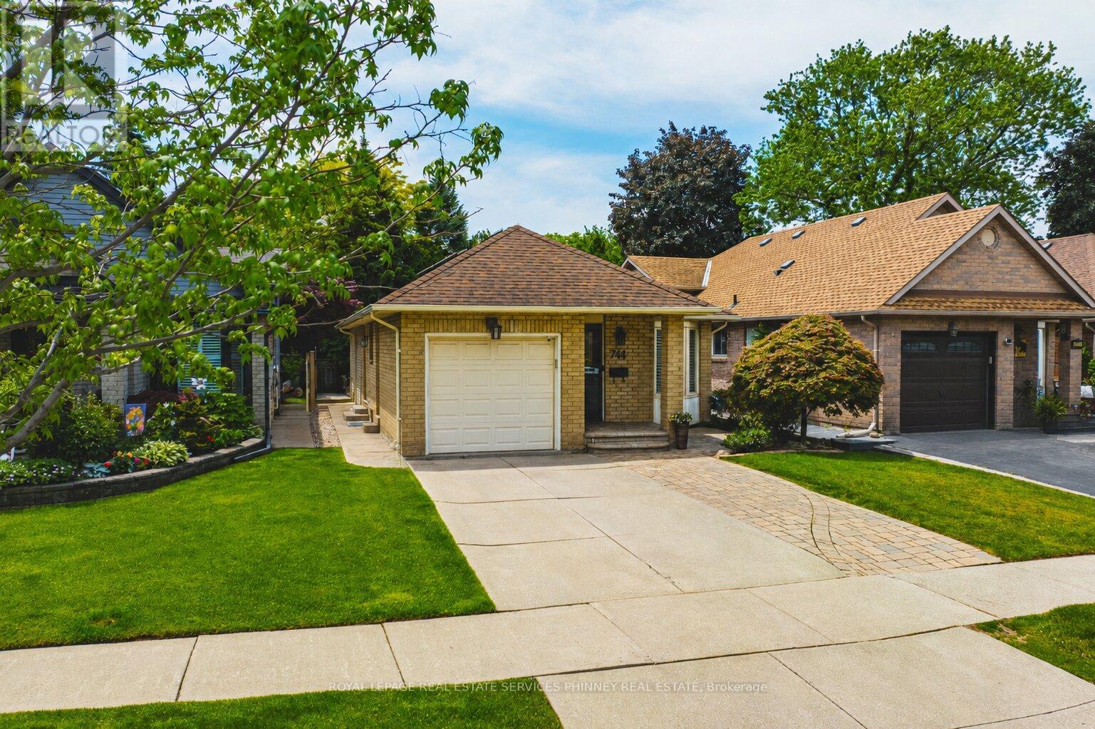 744 MIRIAM CRESCENT - 26